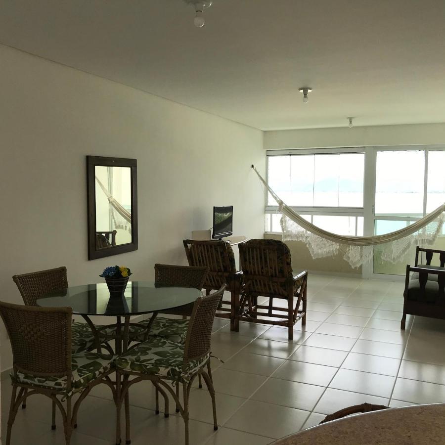 Apartamento Pe Na Areia Frente Para O Mar E Piscina Na Prainha كاراغواتاتوبا المظهر الخارجي الصورة