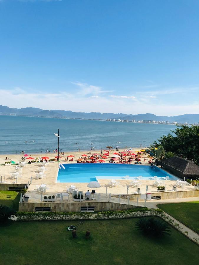 Apartamento Pe Na Areia Frente Para O Mar E Piscina Na Prainha كاراغواتاتوبا المظهر الخارجي الصورة