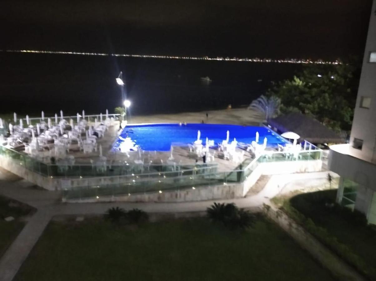 Apartamento Pe Na Areia Frente Para O Mar E Piscina Na Prainha كاراغواتاتوبا المظهر الخارجي الصورة