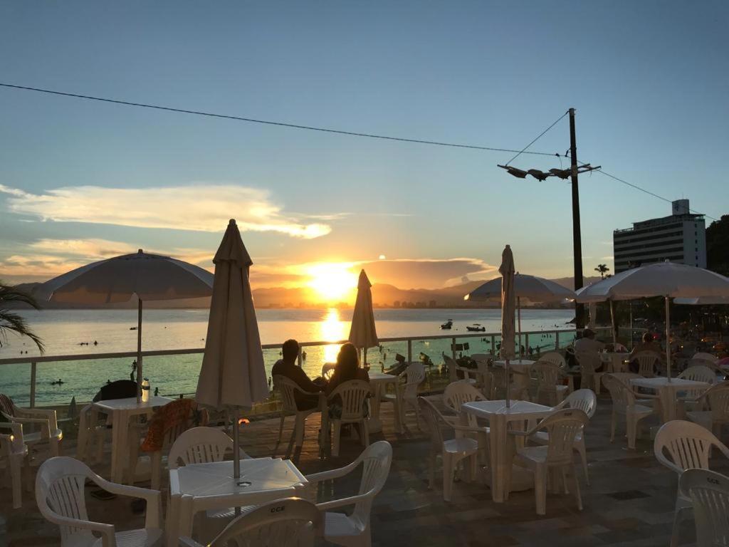 Apartamento Pe Na Areia Frente Para O Mar E Piscina Na Prainha كاراغواتاتوبا المظهر الخارجي الصورة
